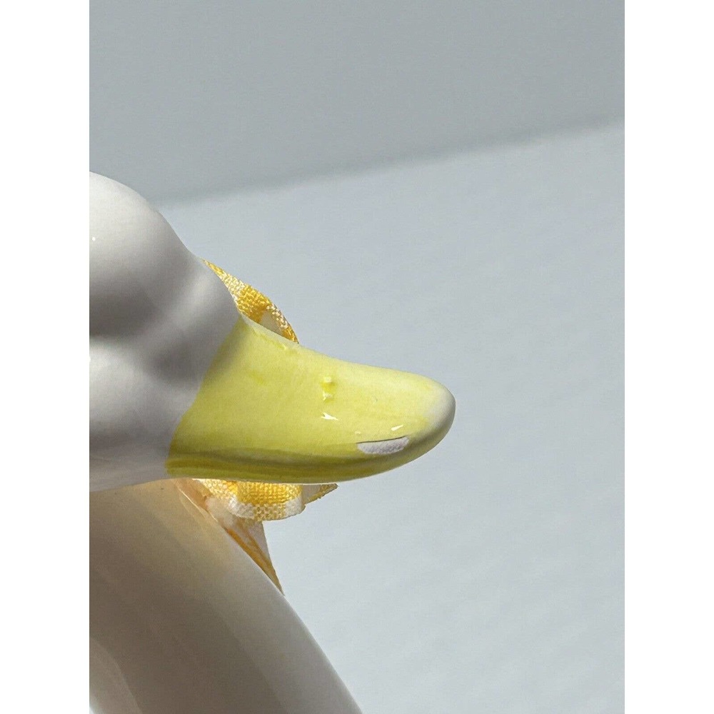 Mount Clemens Pottery Bowl White‎ Ducks Wearing Yellow/White Stripe Bows - Picture 10 of 11
